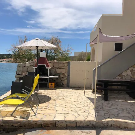 Copacabljaja Seafront Apartment, 7M From The Sea Betina (Sibenik-Knin)