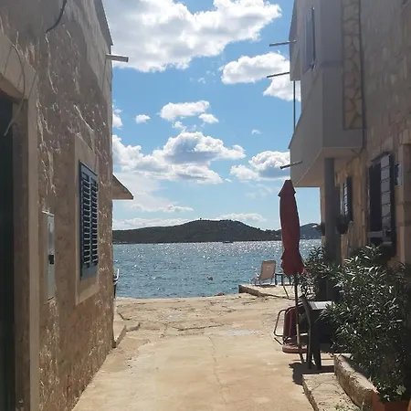 Copacabljaja Seafront Apartment, 7M From The Sea Apartment *