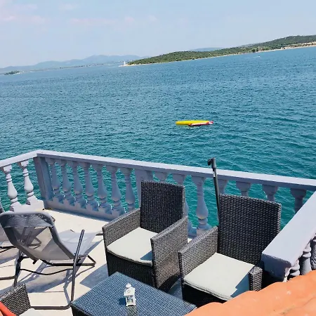 Copacabljaja Seafront Apartment, 7M From The Sea Betina (Sibenik-Knin)